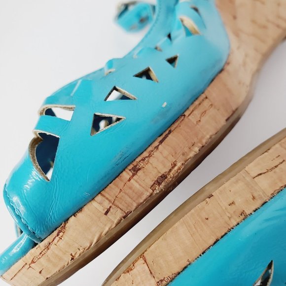 CHINESE LAUNDRY Blue Patent Leather Peep Toe Wedge Sandals - Picture 6 of 9